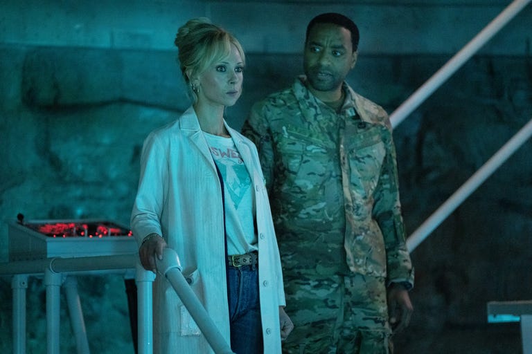 https://hips.hearstapps.com/hmg-prod/images/juno-temple-chiwetel-ejiofor-venom-the-last-dance-6717acc7c8621.jpg?resize=768:*